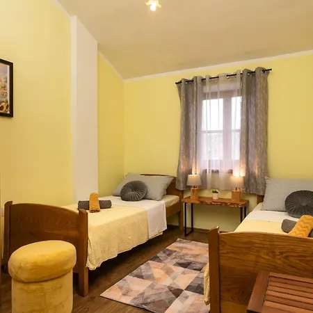 House 1993 Prázdninový dům *