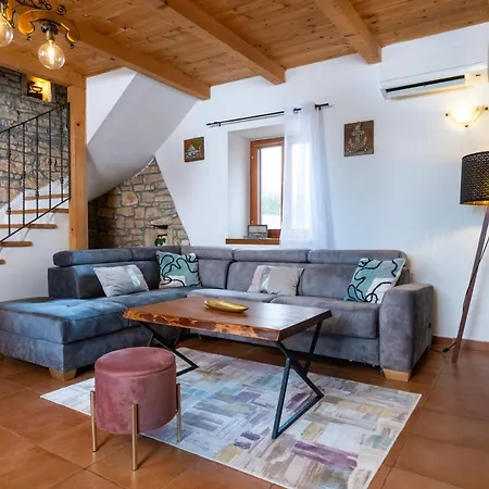 House 1993 Rakalj