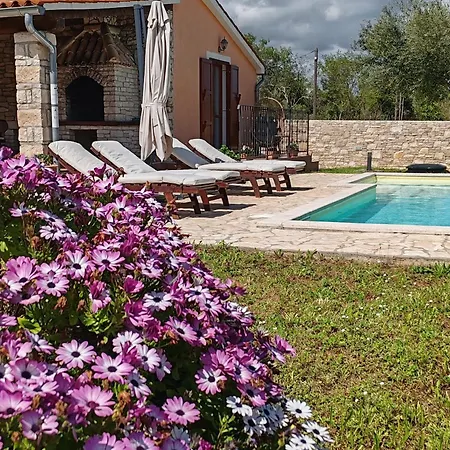 House 1993 Holiday home Rakalj